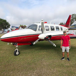 Meet your Posher, Victor